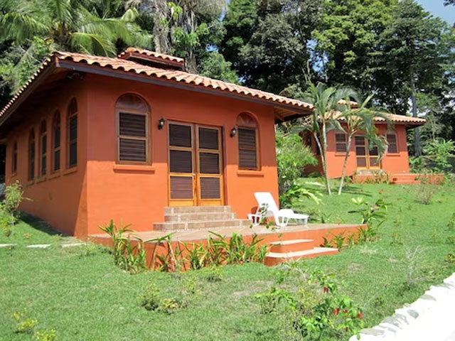 Beyond the Hotel Room: Experience Costa Rica Like a Local with Our Villa Rental