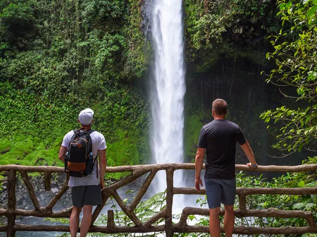 Exploring Costa Rica on a Budget: Tips and Tricks for Savvy Travelers